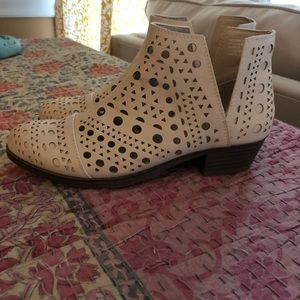 White booties vintage style.